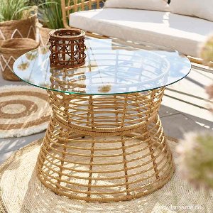 RATTAN TISCH MIT GLASPLATTE